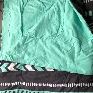 Twin Comforter & Sham
